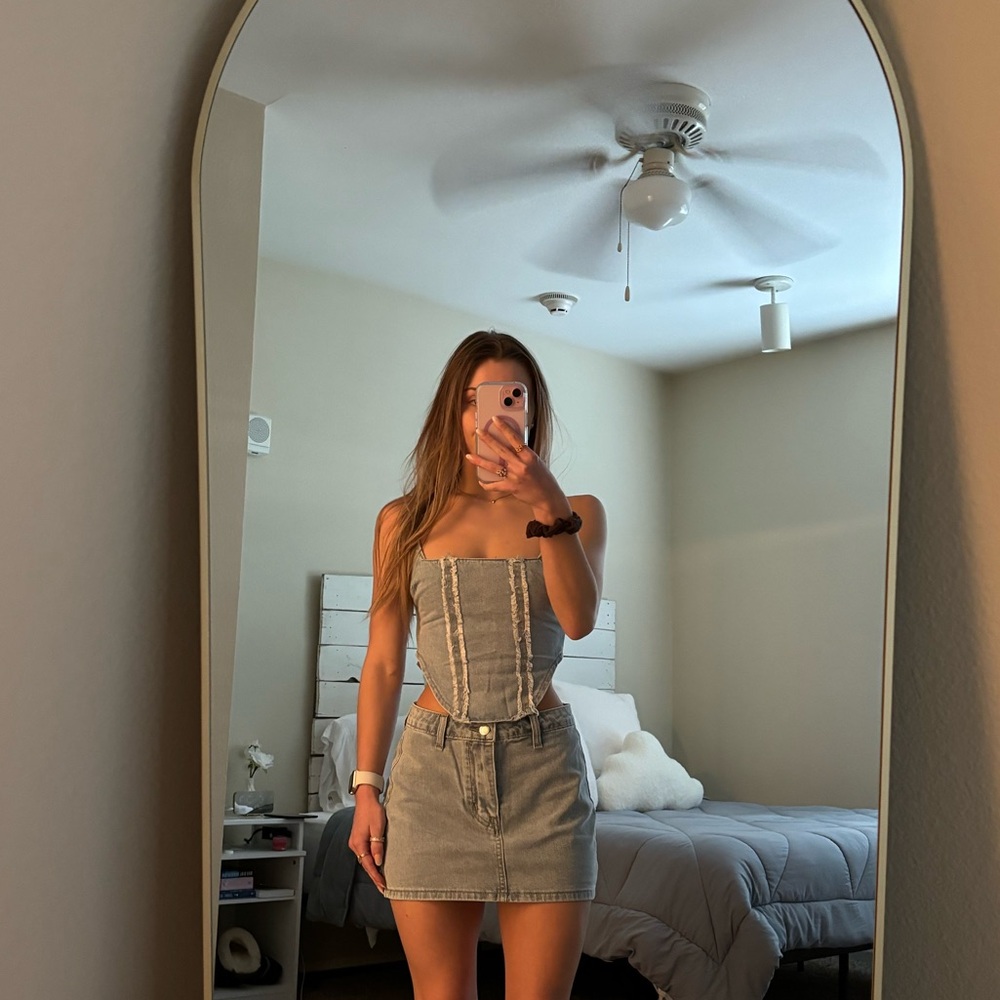 Denim top - Pretty Little Thing - SIZE 00